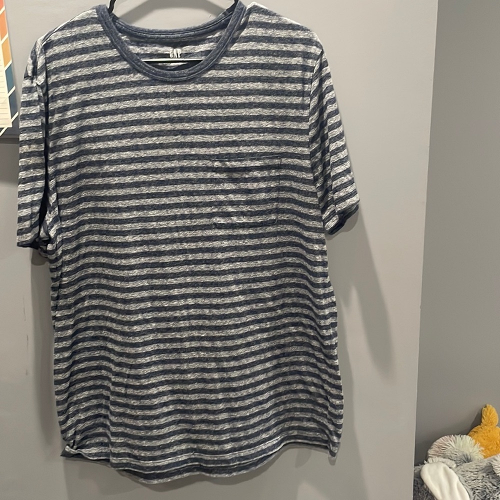 Gap tshirt